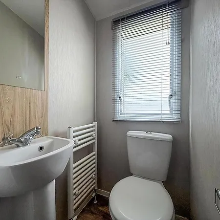 Lovely Caravan To Hire At White Acres In Newquay Ref 94419of Cubert