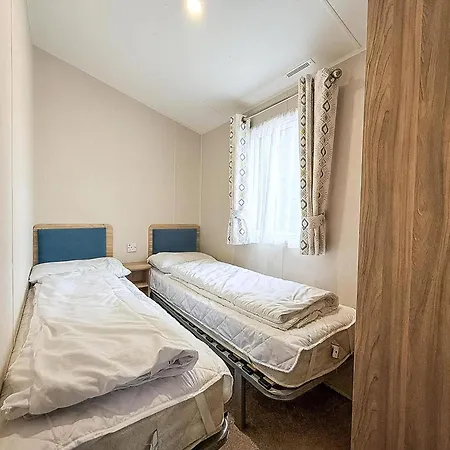 Parque de Campismo Lovely Caravan To Hire At White Acres In Newquay Ref 94419of Cubert